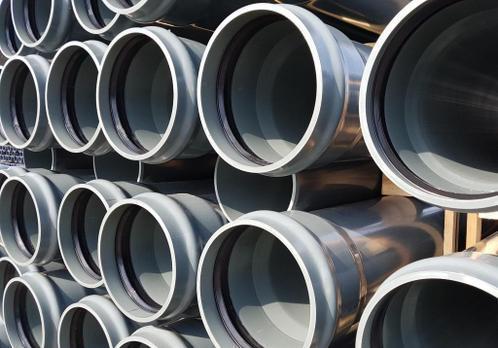 Pvc buis komo  110 mm met mof laagste op marktplaats 3.15€, Doe-het-zelf en Verbouw, Buizen en Afvoer, 4 tot 6 meter, 80 mm of meer