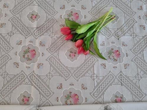 Echt linnen tafellaken met handgehaakte filetversiering voor, Antiek en Kunst, Antiek | Kleden en Textiel