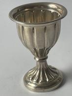 Eierdopje - .950 zilver - medici op sokkel