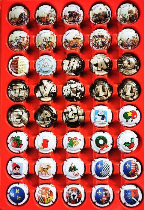 Collectie champagnecapsules - grote series van enkele, Antiek en Kunst, Antiek | Speelgoed