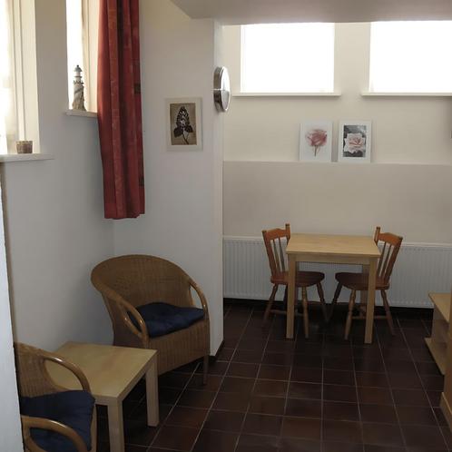 Studio 22m² in souterrain nabij strand in Egmond aan Zee gev, Huizen en Kamers, Kamers te huur, 20 tot 35 m², Overige regio's