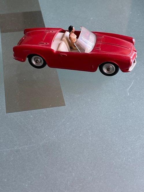 Solido 1:43 - Modelauto - Alfa Roméo Giulietta Spider #106 -, Hobby en Vrije tijd, Modelauto's | 1:5 tot 1:12