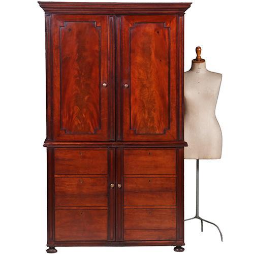 Victoriaanse Vierdeurs-kast met schijn-ladenfronten in de on, Antiek en Kunst, Antiek | Meubels | Kasten, Ophalen of Verzenden