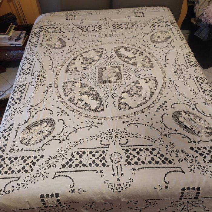 Borduurwerk - 250 cm - 250 cm, Antiek en Kunst, Antiek | Kleden en Textiel