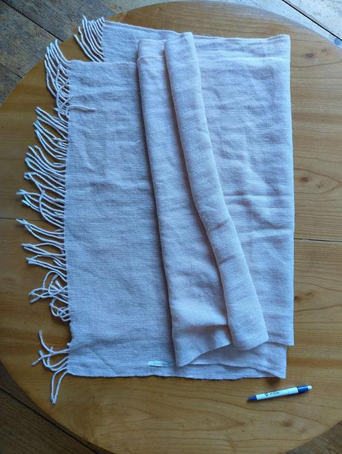 Soft Lightweight Pink Scarf, Kleding | Dames, Overige Dameskleding, Nieuw, Verzenden