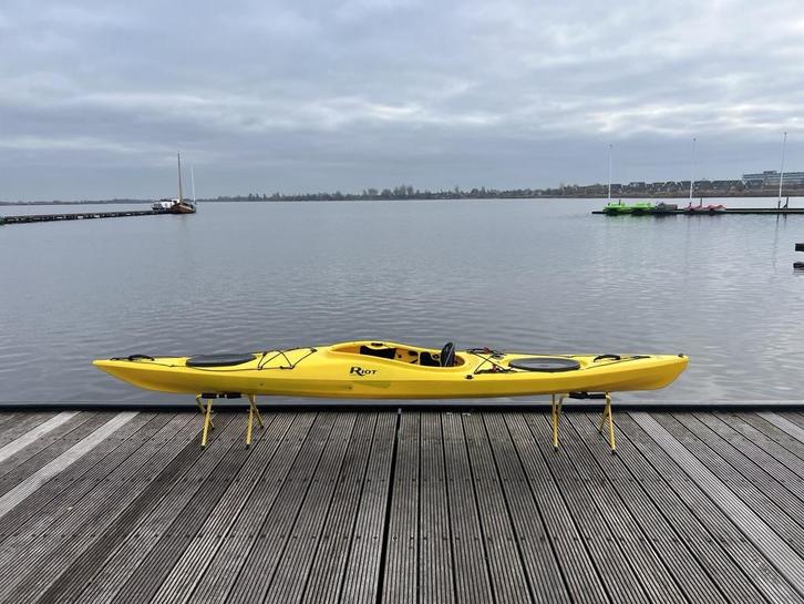 Riot Edge 13, scheg, 2 dekluiken incl. peddel (Kanokoopje), Watersport en Boten, Kajaks, Verzenden