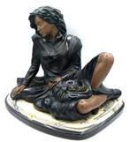 Bronces Portugal - P. F. - sculptuur, Mujer con pamela -