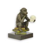 BRONZEN BEELD VAN EEN DARWIN AAP OP BOEKEN ANTIEKE KLEUR, Antiek en Kunst, Kunst | Beelden en Houtsnijwerken, Verzenden