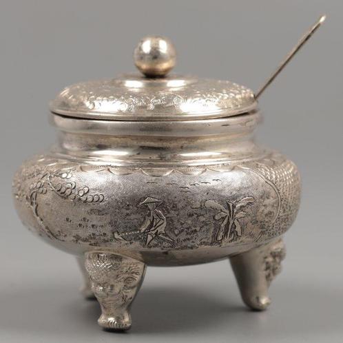 NO RESERVE Zoutkelder & lepel - Zoutbakje - .900 zilver, Antiek en Kunst, Antiek | Goud en Zilver
