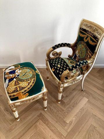 Gianni Versace, Versace - Loungestoel met voetenbank (2) - beschikbaar voor biedingen