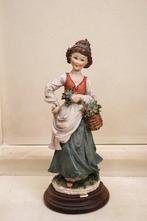 Beeldje - Capodimonte Giuseppe Armani Porcelain Figurine