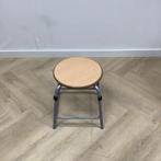 Tweedehands schoolkruk, Project zithoogte 43 cm,  beuken -, Huis en Inrichting, Barkrukken, Ophalen of Verzenden, Gebruikt, Hout
