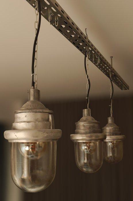 CCCP - Gekooide hanglamp (3) - -200-0013 - Aluminium,, Antiek en Kunst, Antiek | Wandborden en Tegels