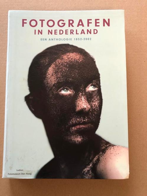 Fotografen in Nederland - Een Overzicht 1852-2002, Boeken, Kunst en Cultuur | Fotografie en Design, Zo goed als nieuw, Ophalen of Verzenden