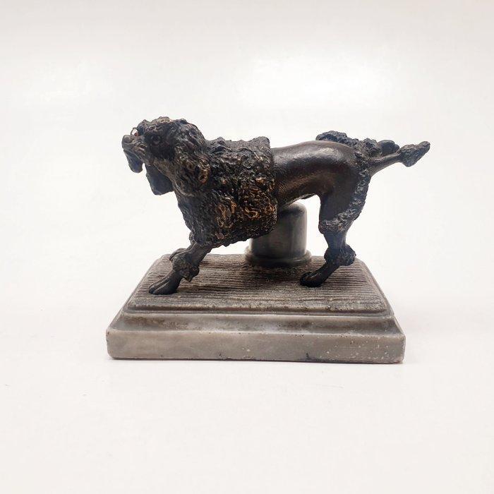 sculptuur, Bronze de Vienne Caniche toiletté lion sur un, Antiek en Kunst, Antiek | Keramiek en Aardewerk