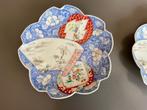 Set van 2 gebogen borden van Arita Imari porselein – Japan,, Antiek en Kunst