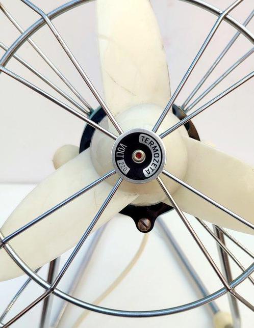 Elektrische ventilator - staal, kunststof - Vintage, Antiek en Kunst, Antiek | Wandborden en Tegels
