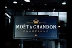 Lichtbord - Moët & Chandon- verlicht reclamebord - Plastic