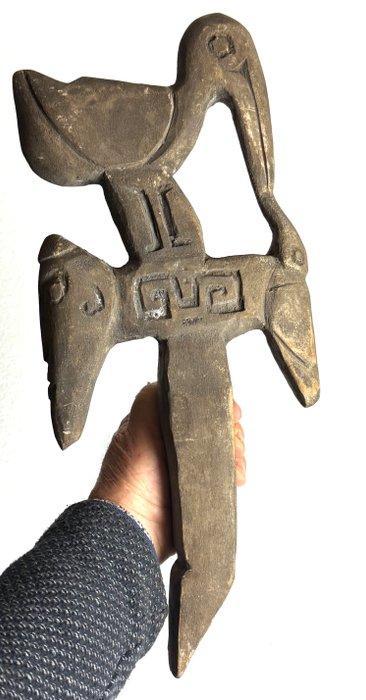 geestvogelfiguur die op een drijver van de visserskano werd, Antiek en Kunst, Kunst | Niet-Westerse kunst