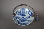 Kangxi (1662-1722) - Schotel - Pioenrozen en insecten naast, Antiek en Kunst
