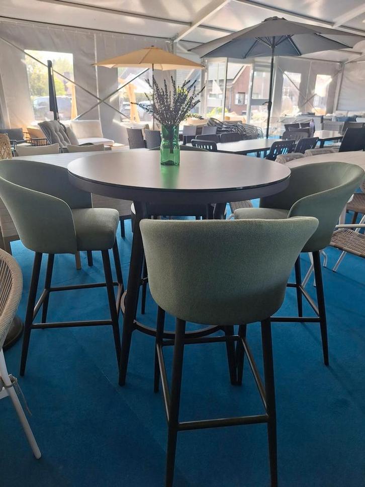 Statafel met 4 barkrukken - Velvet (Tuinset, Tuinmeubelen), Tuin en Terras, Tuinsets en Loungesets, Nieuw, Verzenden
