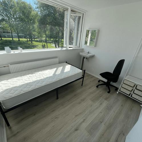 Gemeubileerde kamer in Emmen gevonden in Emmen, Huizen en Kamers, Kamers te huur, Minder dan 20 m², Overige regio's