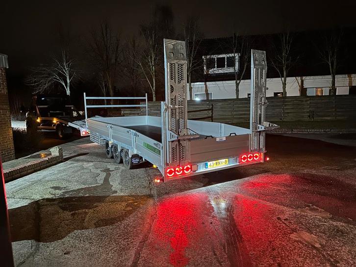 NIEUW JCS beavertrailer / machinetransporter Tridem, Auto diversen, Aanhangers en Bagagewagens, Nieuw, Ophalen