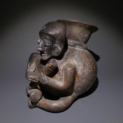Colima, Mexico, Terracotta Figuurlijk vat. 13 cm H. 100, Verzamelen, Mineralen en Fossielen