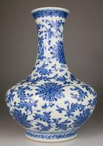 Blauwe en witte porseleinen vaas - Qianlong-merk - Porselein