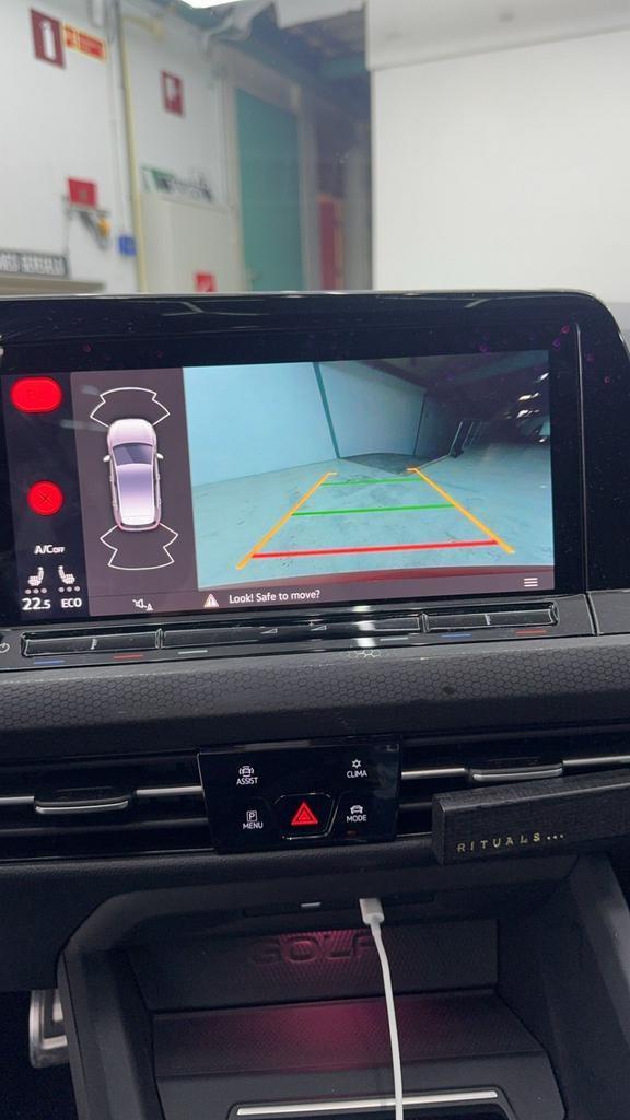 VW Golf 8 Origineel Achteruitrijcamera montage/inbouw, Auto diversen, Achteruitrijcamera's, Nieuw, Ophalen
