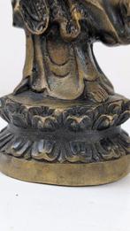 Sierlijk standbeeld Quan Yin met kind - Brons - China