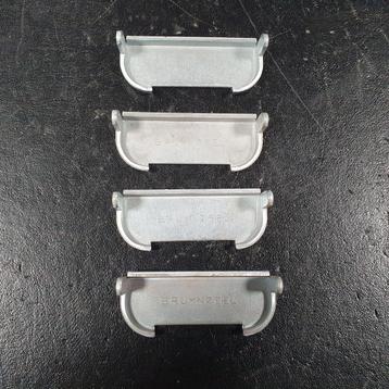 4x Bruynzeel metalen schappendragers, plankendragers, legbor beschikbaar voor biedingen