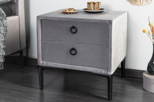 Elegant nachtkastje COSMOPOLITE 45 cm zilvergrijs fluweel, Huis en Inrichting, Slaapkamer | Bedden, Ophalen of Verzenden