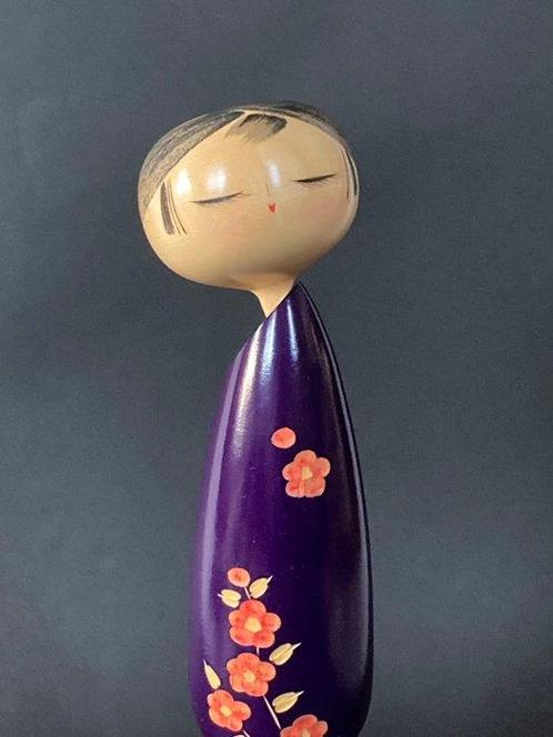 Kokeshi-pop getiteld “” (Camellias op een lentedos), Antiek en Kunst, Antiek | Overige Antiek