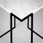 DFlab Studio - Bijzettafel - Gravitatie - Carrara marmer,, Antiek en Kunst