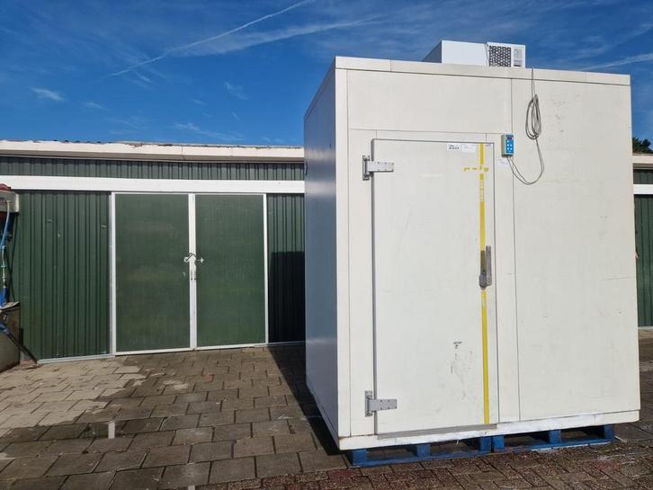 Koelcel 226 x 136 x 256 cm stekker klaar, Zakelijke goederen, Horeca | Keukenapparatuur, Koelen en Vriezen