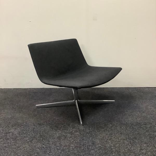 catifa 60 lounge fauteuil - 4-poot swivel, Huis en Inrichting, Stoelen, Eén, Zwart, Gebruikt, Stof, Ophalen of Verzenden
