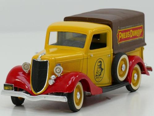 Schaal 1:19 Solido 8004 Ford V8 Dunlop #81 (Automodellen), Hobby en Vrije tijd, Modelauto's | Overige schalen, Gebruikt, Ophalen of Verzenden