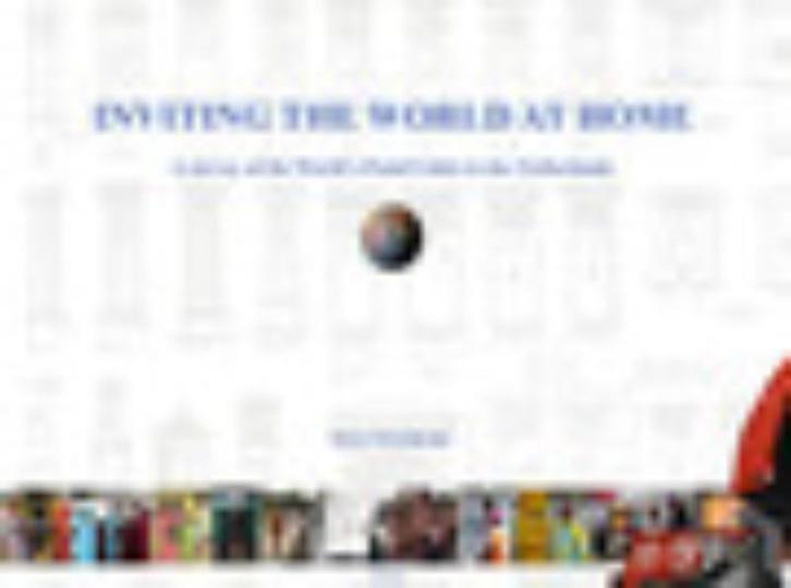 Inviting the World at Home 9789045016122 Rolf Weijburg, Boeken, Taal | Engels, Gelezen, Verzenden