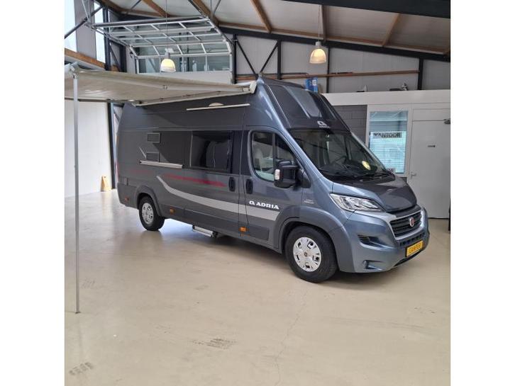 2016 Adria Twin 640SHG 130PK Vastbed Hefbed Solar 46000Km, Caravans en Kamperen, Campers, ABS, Achteruitrijcamera, Airbags, Startonderbreker
