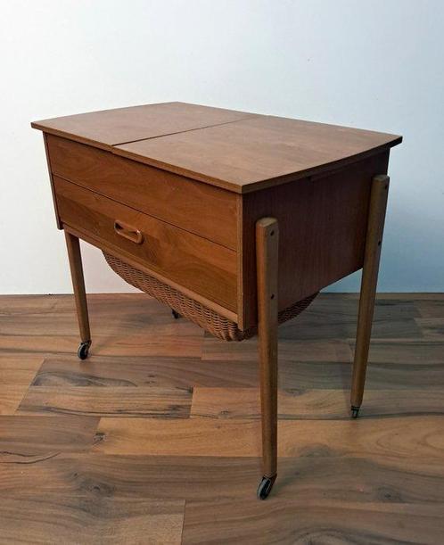 Bijzettafel - Hout - bijzettafel of naaischot, Antiek en Kunst, Kunst | Designobjecten
