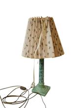 Klassieke keramieken tafellamp met marmerlook en geplooide k, Ophalen of Verzenden, Nieuw