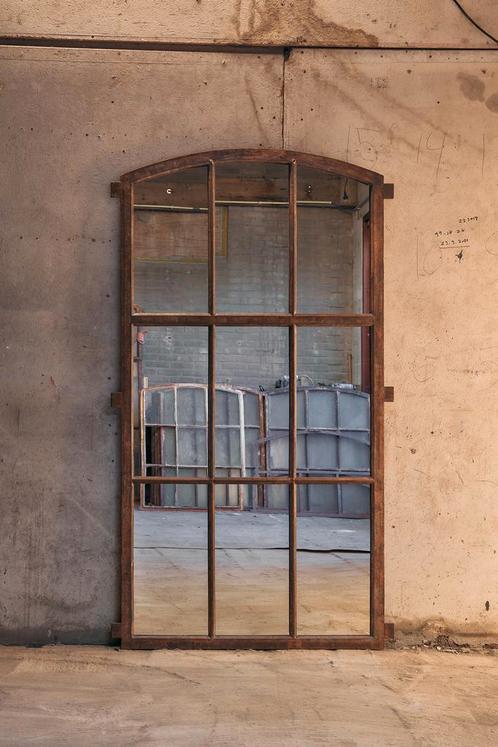 Spiegel | Zie jij jouw spiegel hiertussen staan?, Huis en Inrichting, Woonaccessoires | Spiegels, Overige vormen, Nieuw, 150 tot 200 cm
