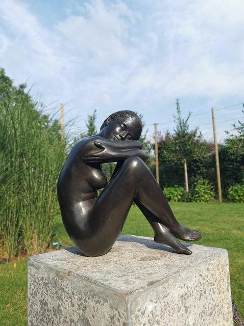 Beeldje, Dagdromende vrouw - 37 cm - Brons, Antiek en Kunst, Kunst | Designobjecten