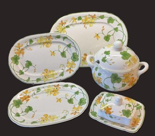 Villeroy & Boch - Tafelservies (5) - Geranium Malva -, Antiek en Kunst, Antiek | Meubels | Tafels