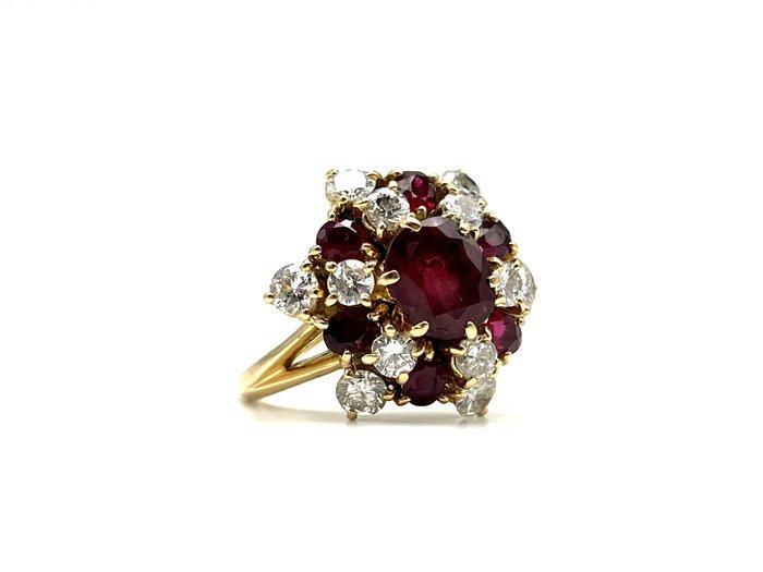 Ring - 18 karaat Geel goud - 2.10ct. tw. Robijn - Diamant, Sieraden, Tassen en Uiterlijk, Ringen