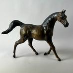 Decoratief ornament - Lederen paard in draf met glazen ogen, Antiek en Kunst