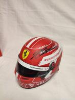 Ferrari - Charles Leclerc - 2022 - Helm op halve schaal, Verzamelen, Nieuw