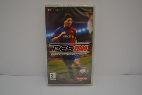 PES 2009 Pro Evolution Soccer - SEALED (PSP PAL), Spelcomputers en Games, Games | Sony PlayStation Portable, Zo goed als nieuw