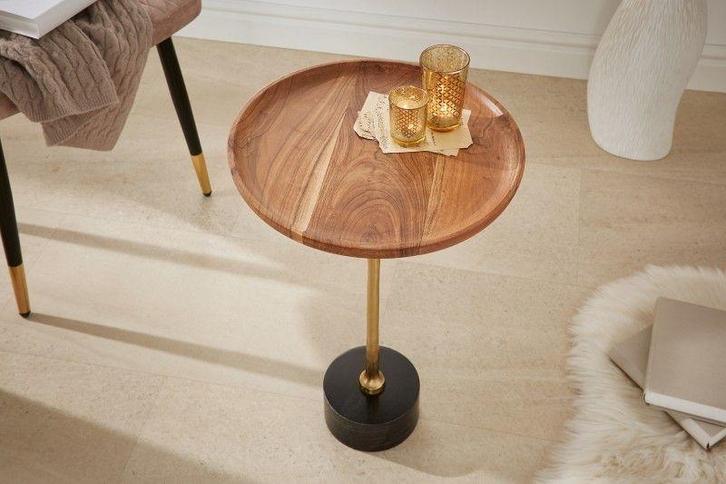 Design bijzettafel TRAYFUL 55cm acacia rond goud met zwart, Huis en Inrichting, Tafels | Sidetables, Ophalen of Verzenden